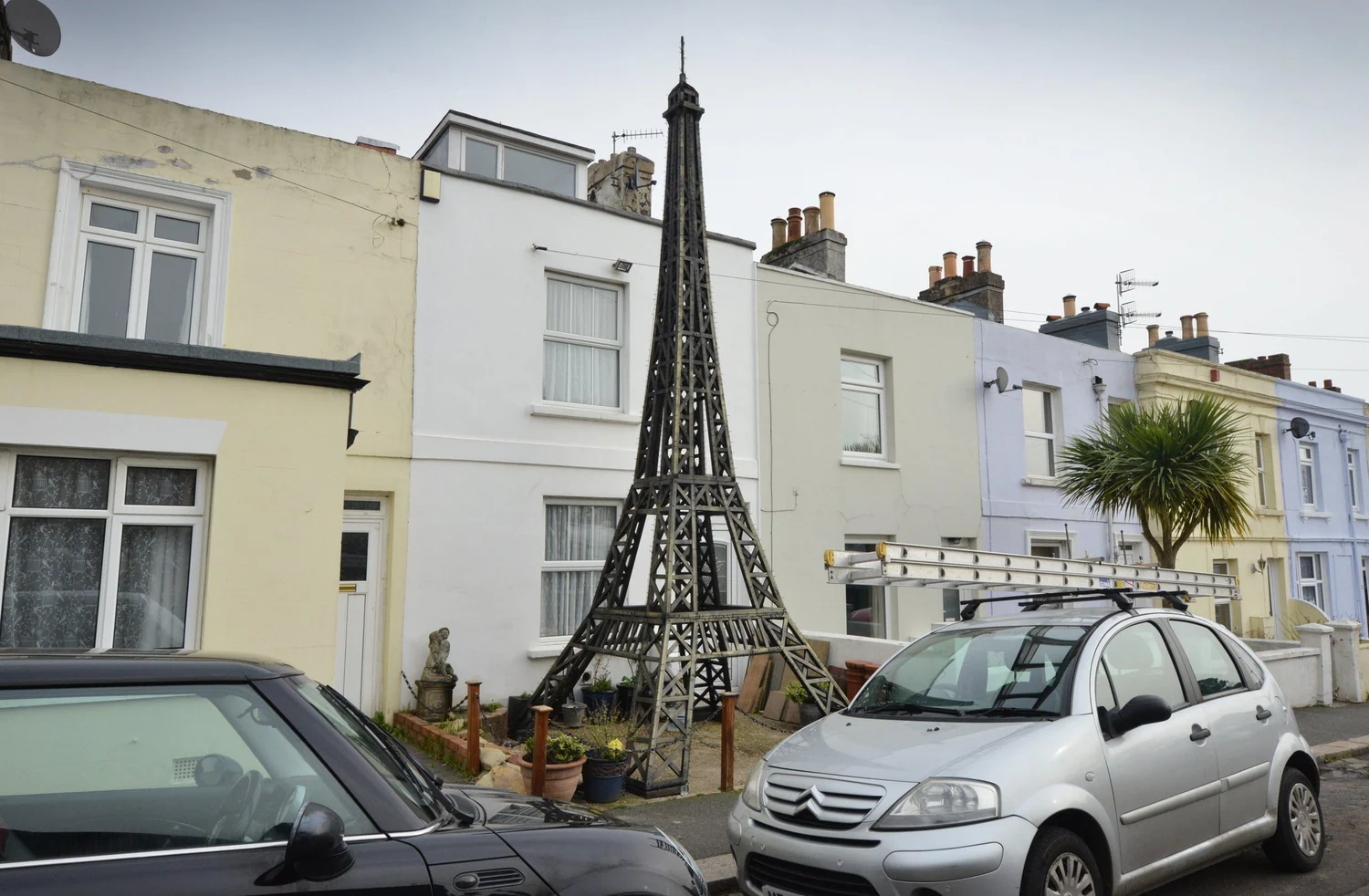 Tour Eiffel — Hastings · Tour Eiffel de jardin (fiche de recherche)