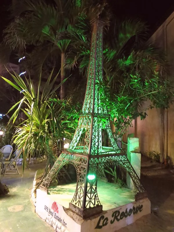 Tour Eiffel — Boracay / Malay · La Réserve restaurant (fiche de recherche)