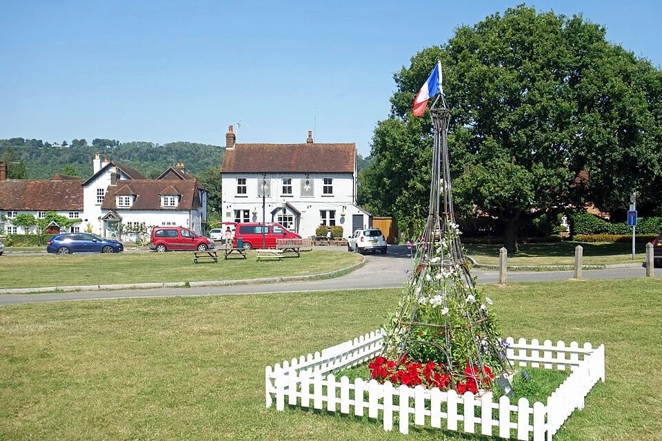 Tour Eiffel végétalisée de Brockham