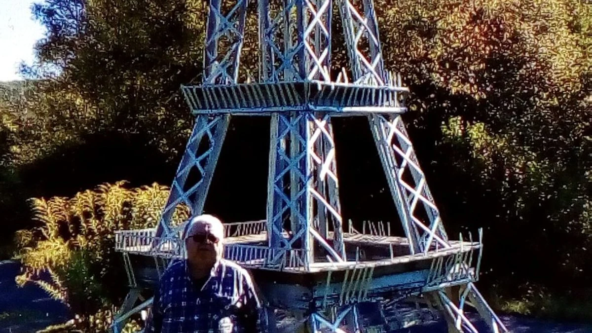 Tower in a garden, Lacapelle-Biron