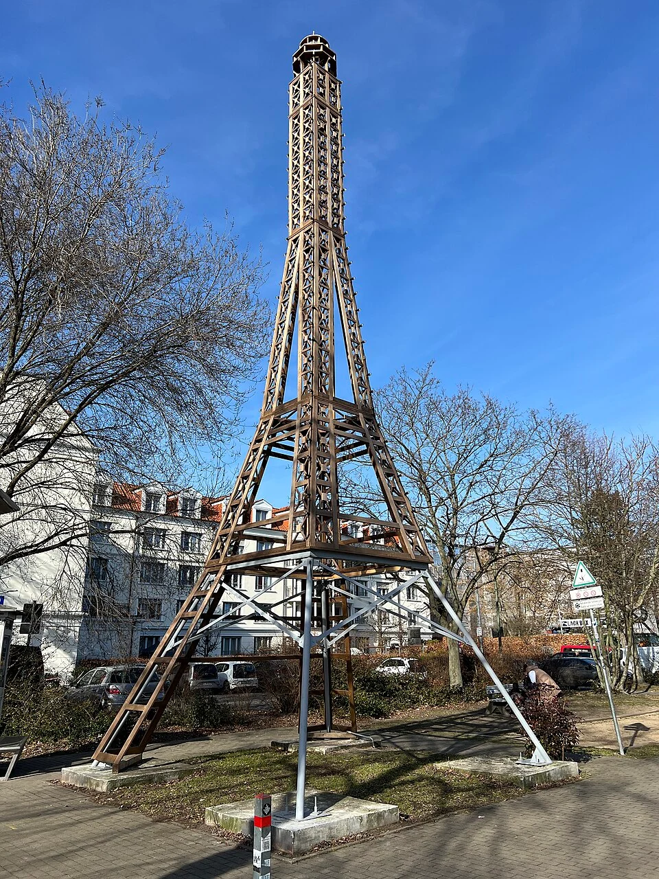Berlin Wedding wooden tower Eiffel Tower