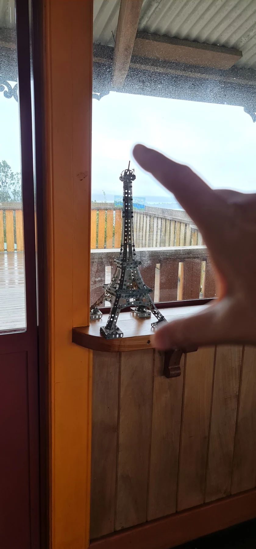 Réplique à l’intérieur de l’Eyefull Tower — Coromandel