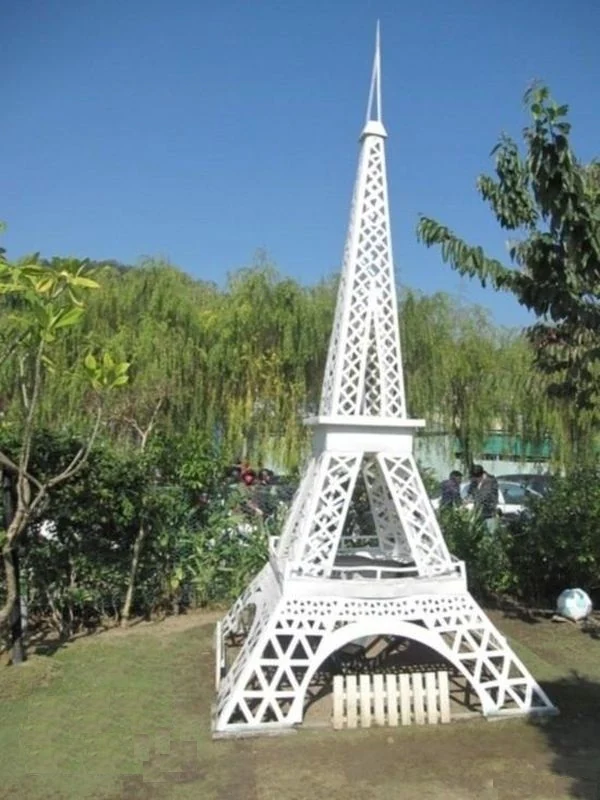 Tour Eiffel — Taichung · Carton King (fiche de recherche)