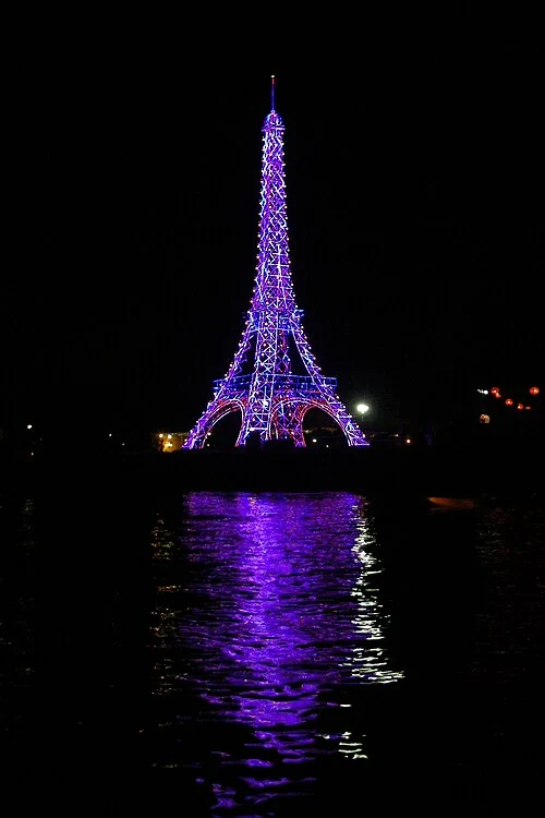 Tour Eiffel — Toronto · Festival des lanternes chinoises de 2008 (fiche de recherche)