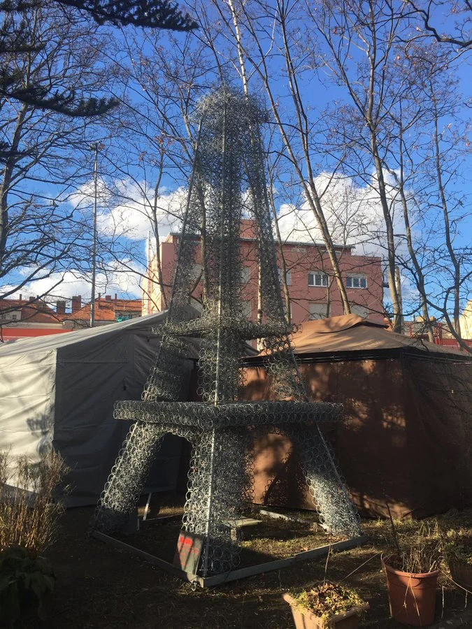 Bergholzstrasse bed-spring Eiffel replica, Berlin