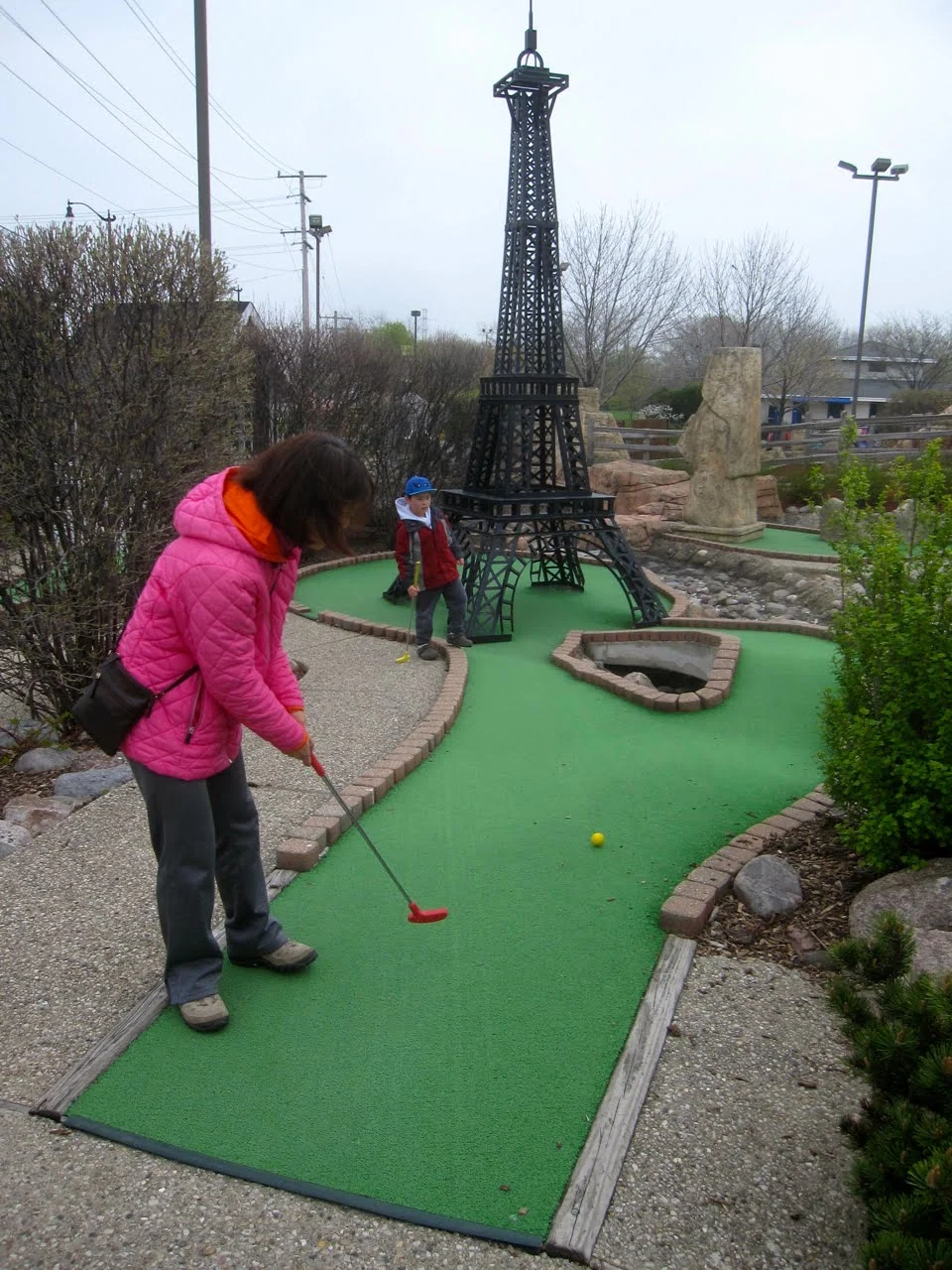 Tour Eiffel — Skokie, IL · Tour Eiffel de minigolf (fiche de recherche)