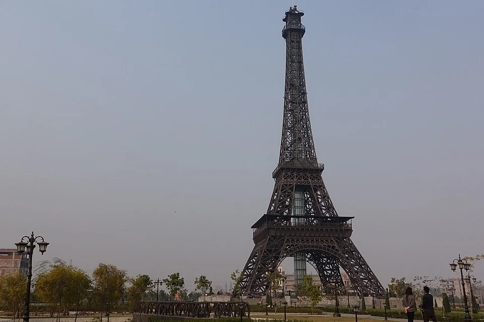 Bahria Town Lahore Eiffel Tower