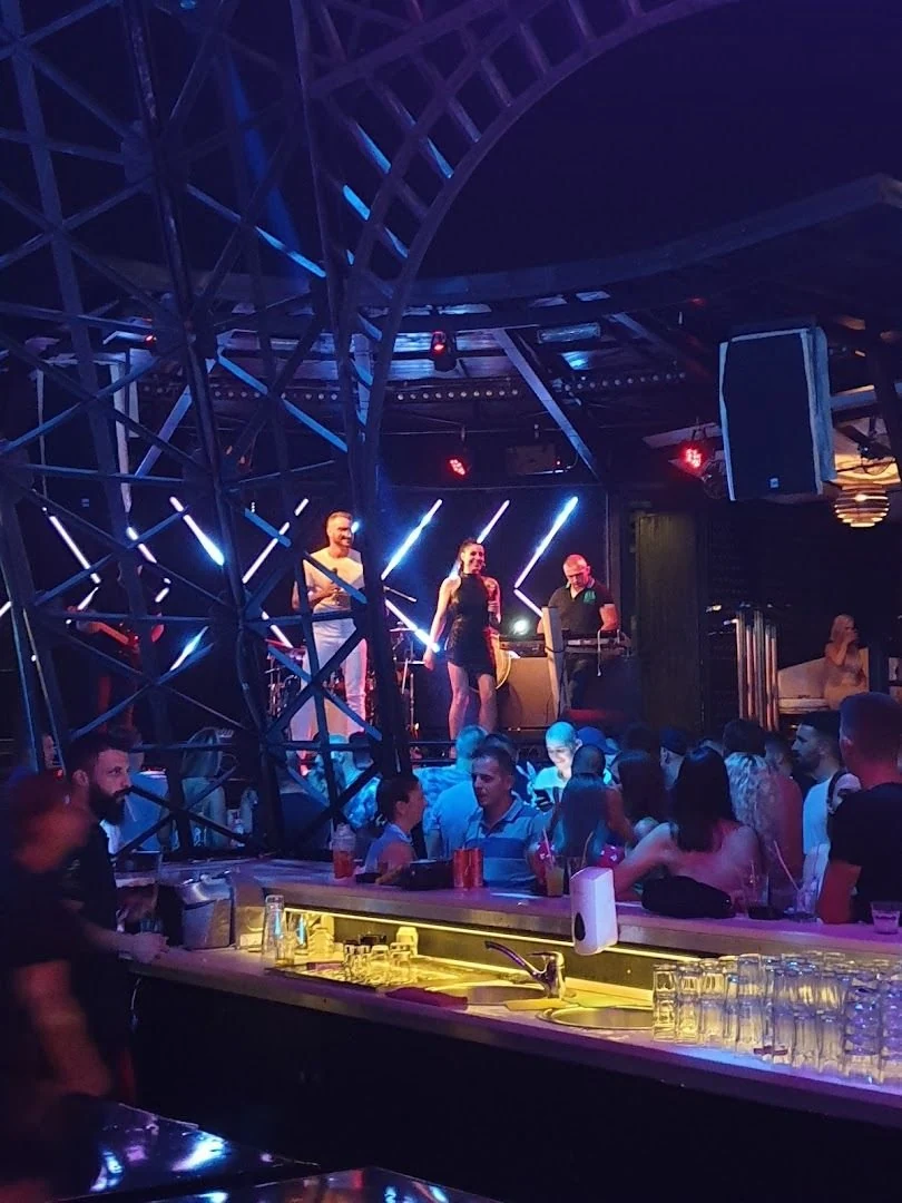Paris Night Club, Budva
