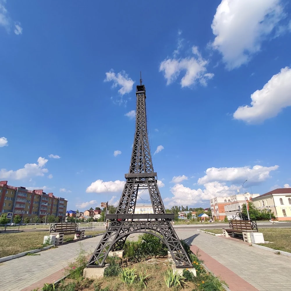 Eiffel replica in central Zvenigovo