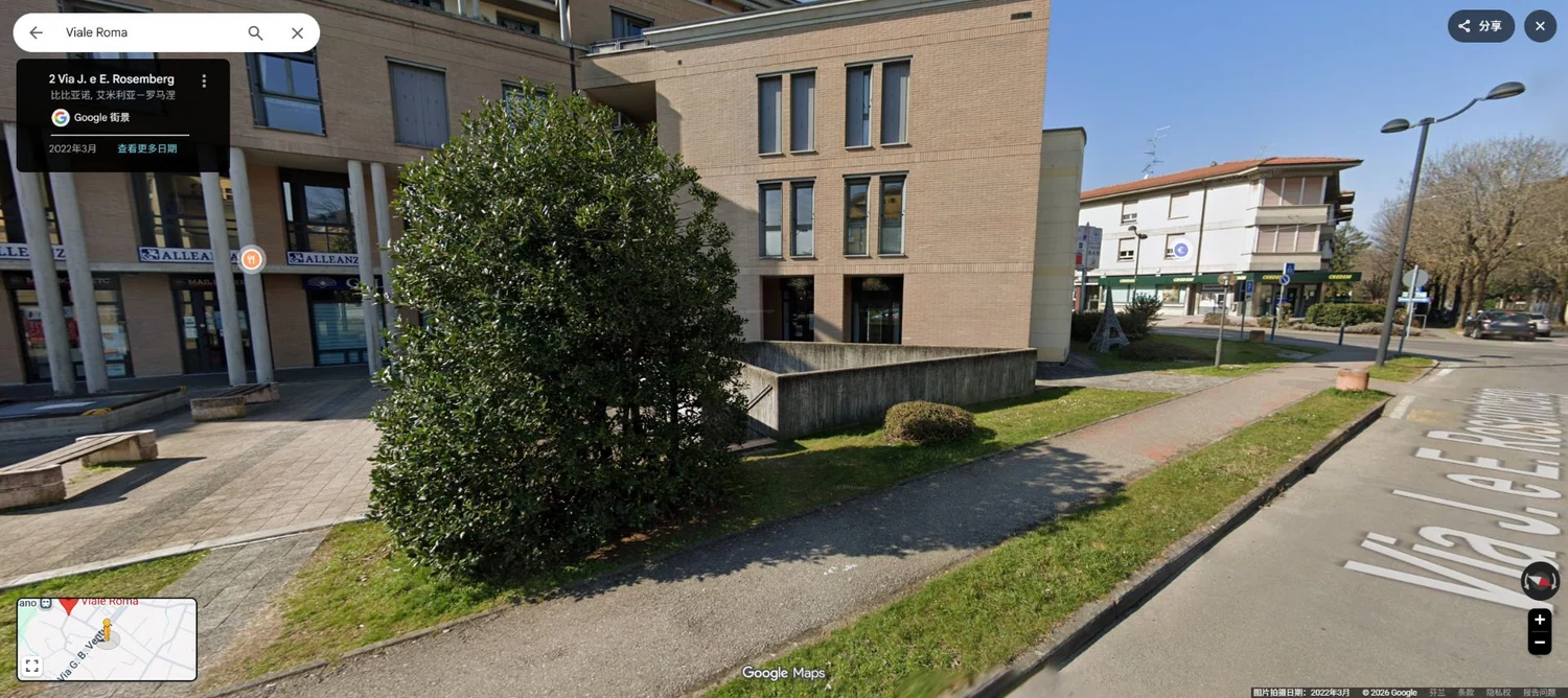 Tour au carrefour près des bureaux — Bibbiano