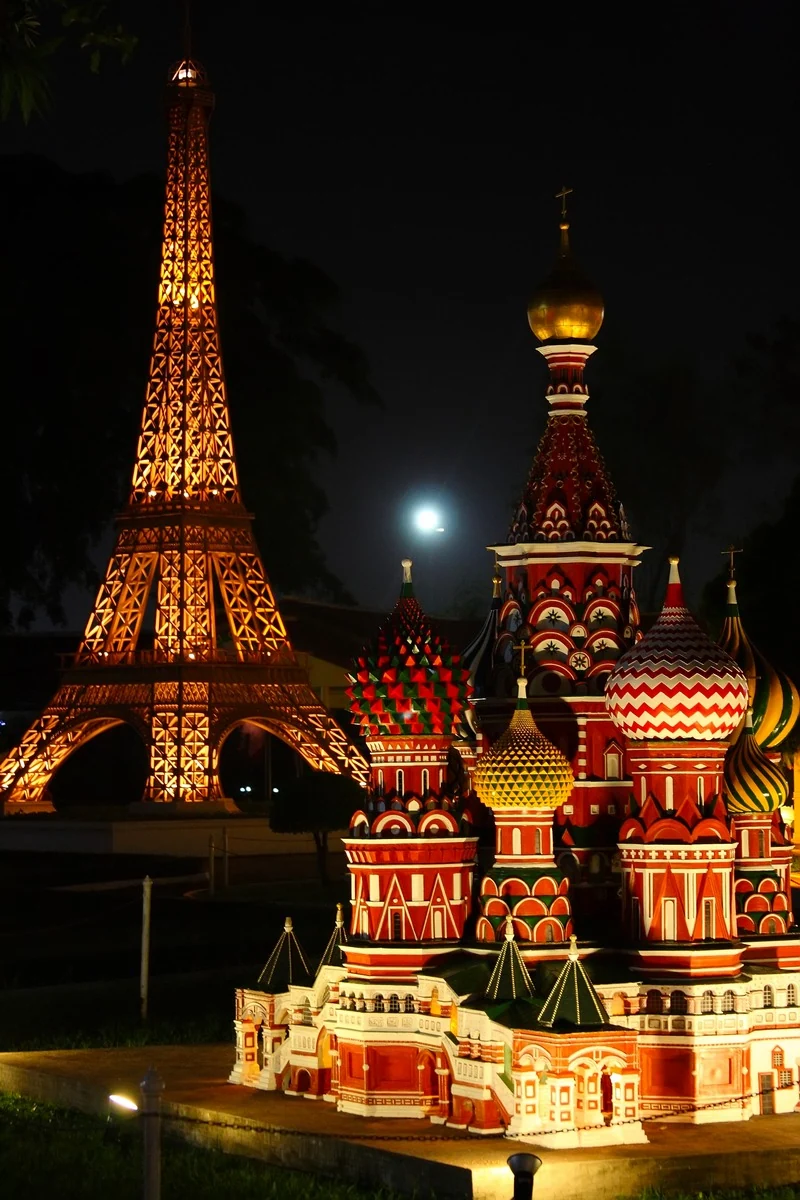 Pattaya Mini Siam Eiffel Tower
