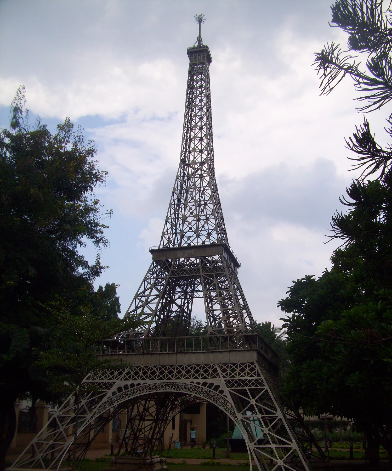 Réplique Eiffel du parc des Sept Merveilles à Pune
