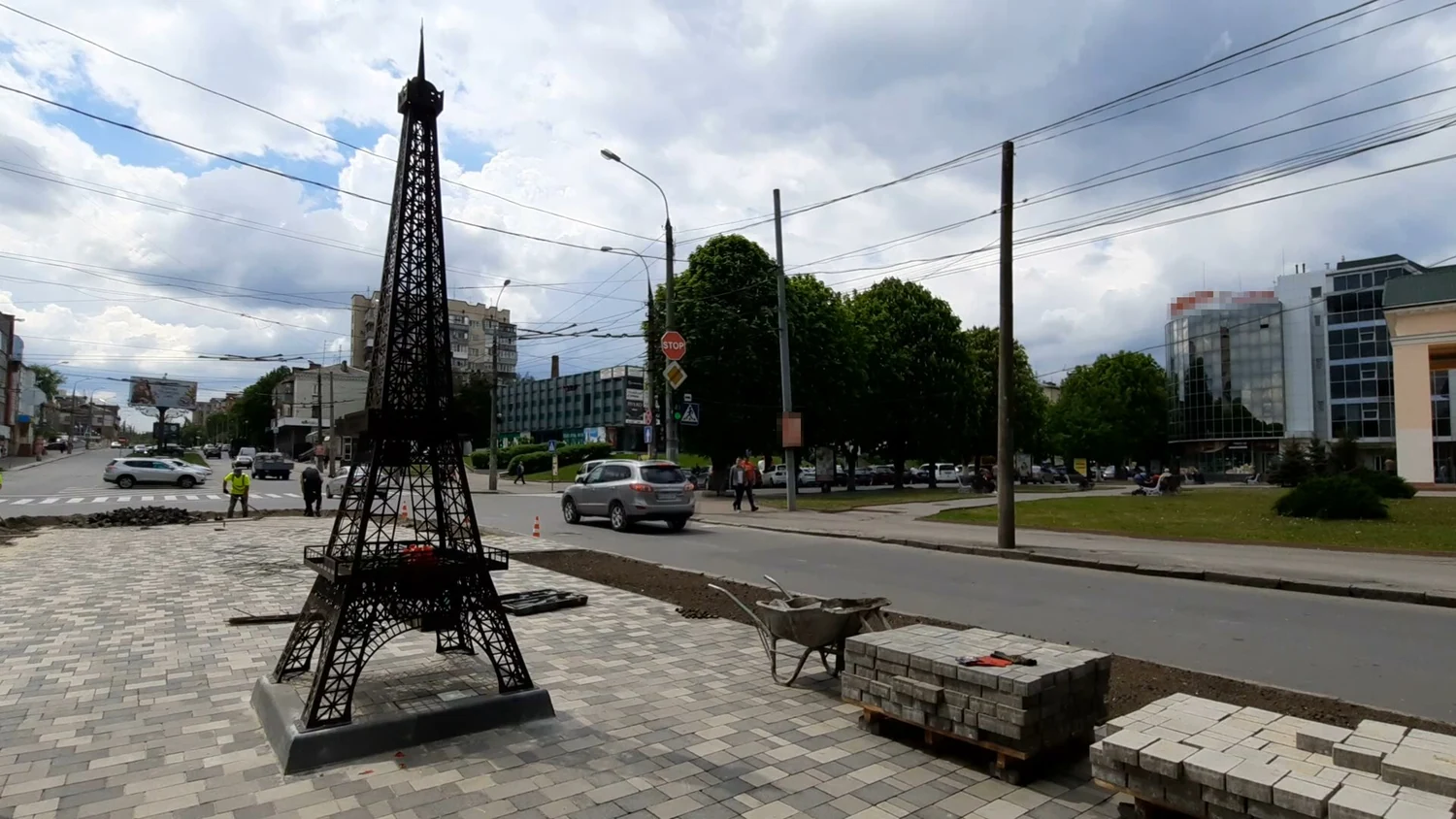 赫梅利尼茨基·So called 'Monument to Ukrainian inferiority'铁塔