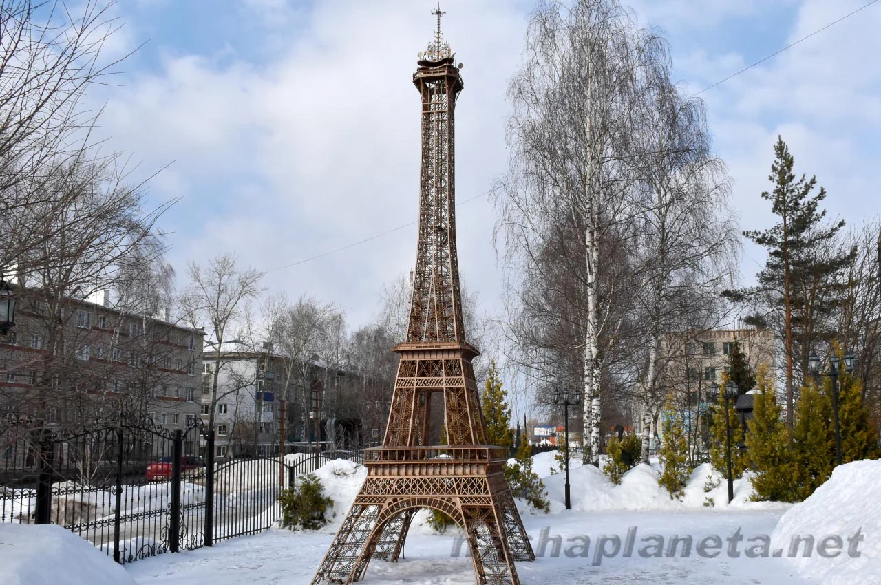 Tower beside a large road, Arzamas