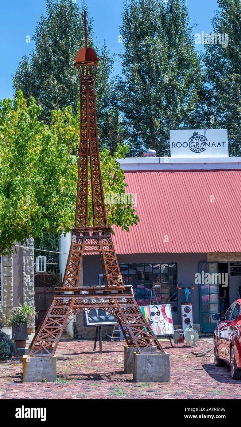 Tower in arts quarter, Parys