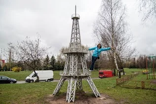 Tour près d’une aire de jeux — Minsk