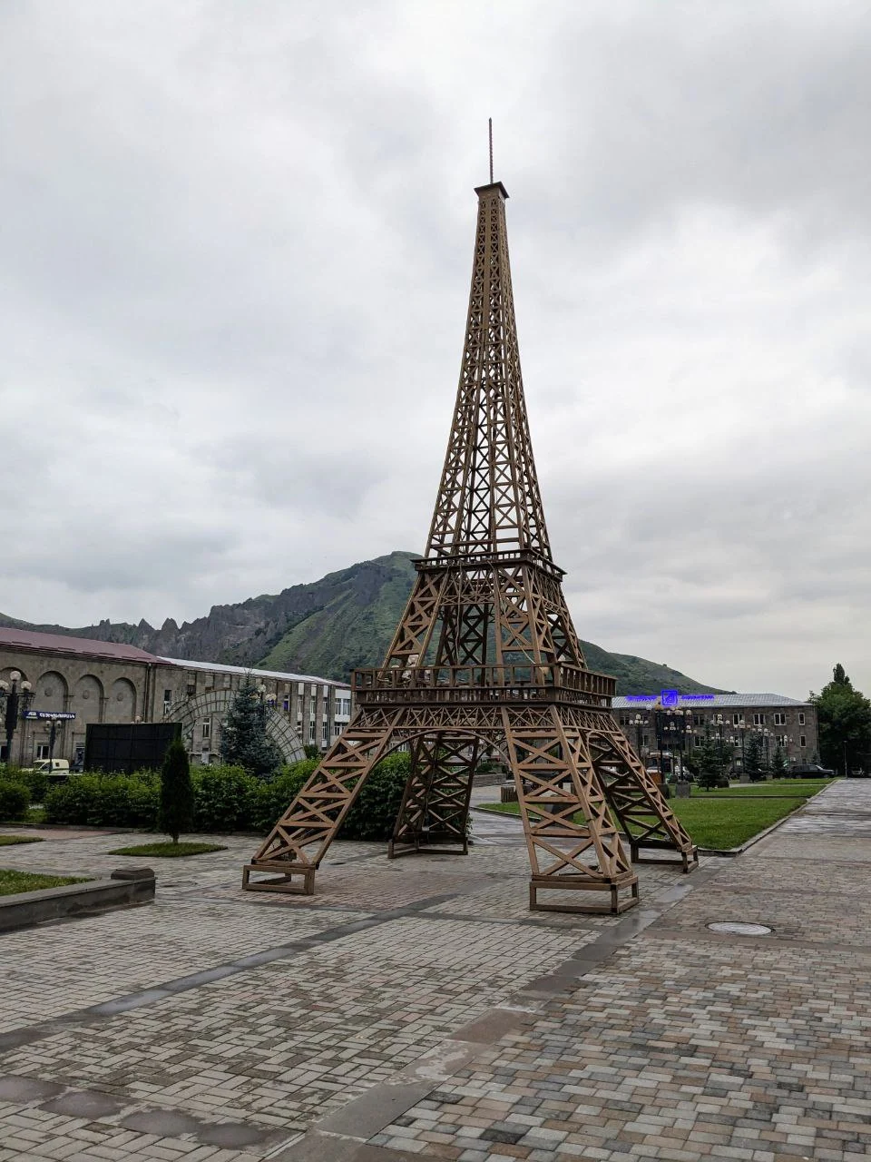 Goris central square Eiffel replica