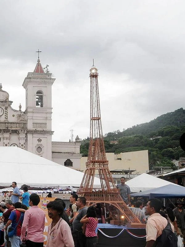 Tour Eiffel — Tegucilgapa · Plaza París Tower (fiche de recherche)