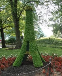 Eiffel Tower Topiary, Kings Island, Ohio