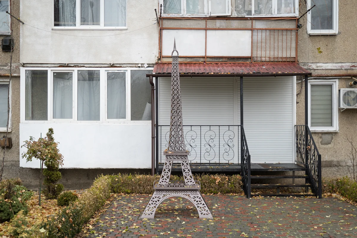 Tower at a travel agency, Novodnistrovsk